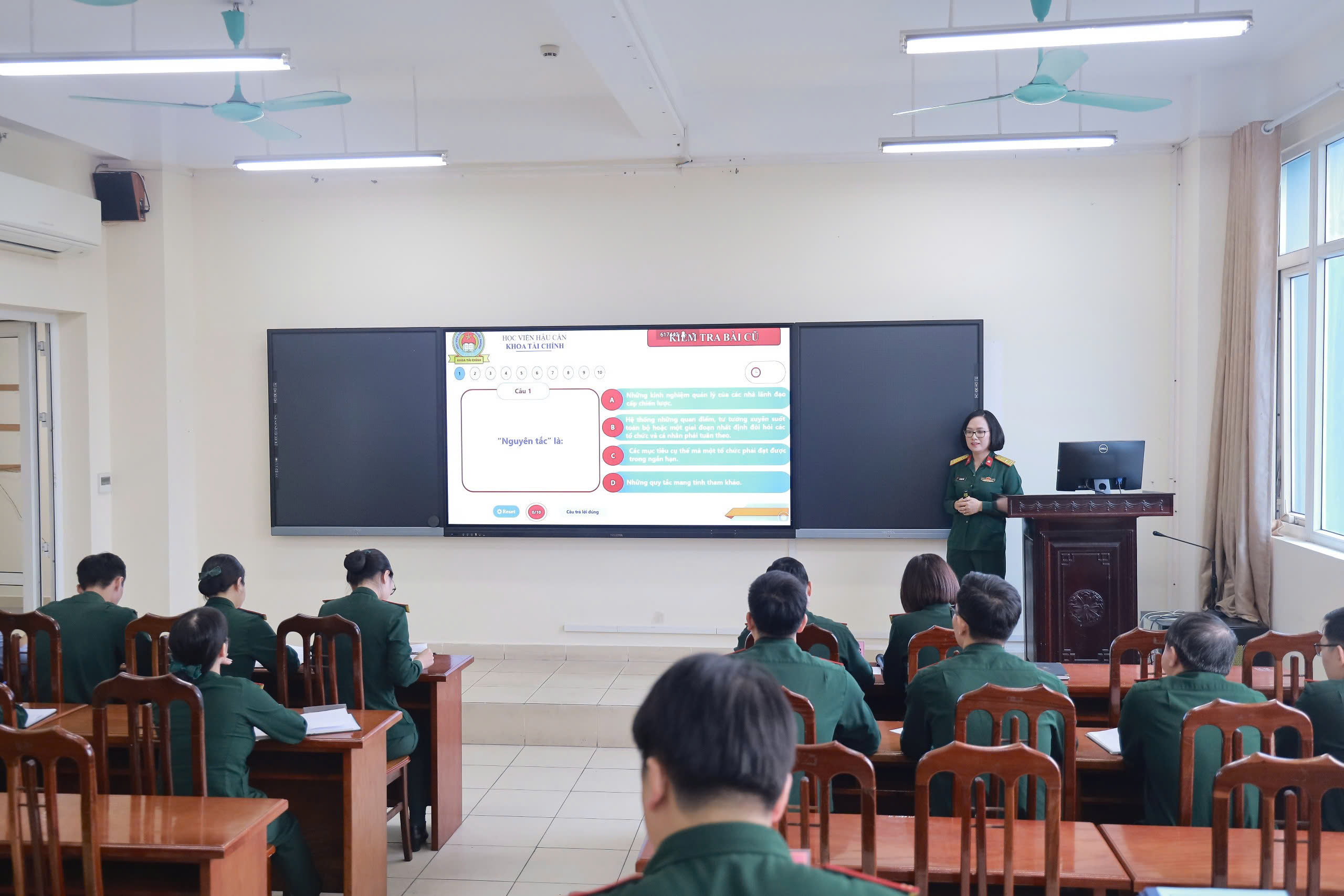 HỌC VIỆN HẬU CẦN TỔ CHỨC HỘI THI NHÀ GIÁO GIỎI NĂM HỌC 2025 - 2026