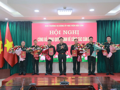 HỌC VIỆN HẬU CẦN TRAO QUYẾT ĐỊNH CÔNG TÁC CÁN BỘ