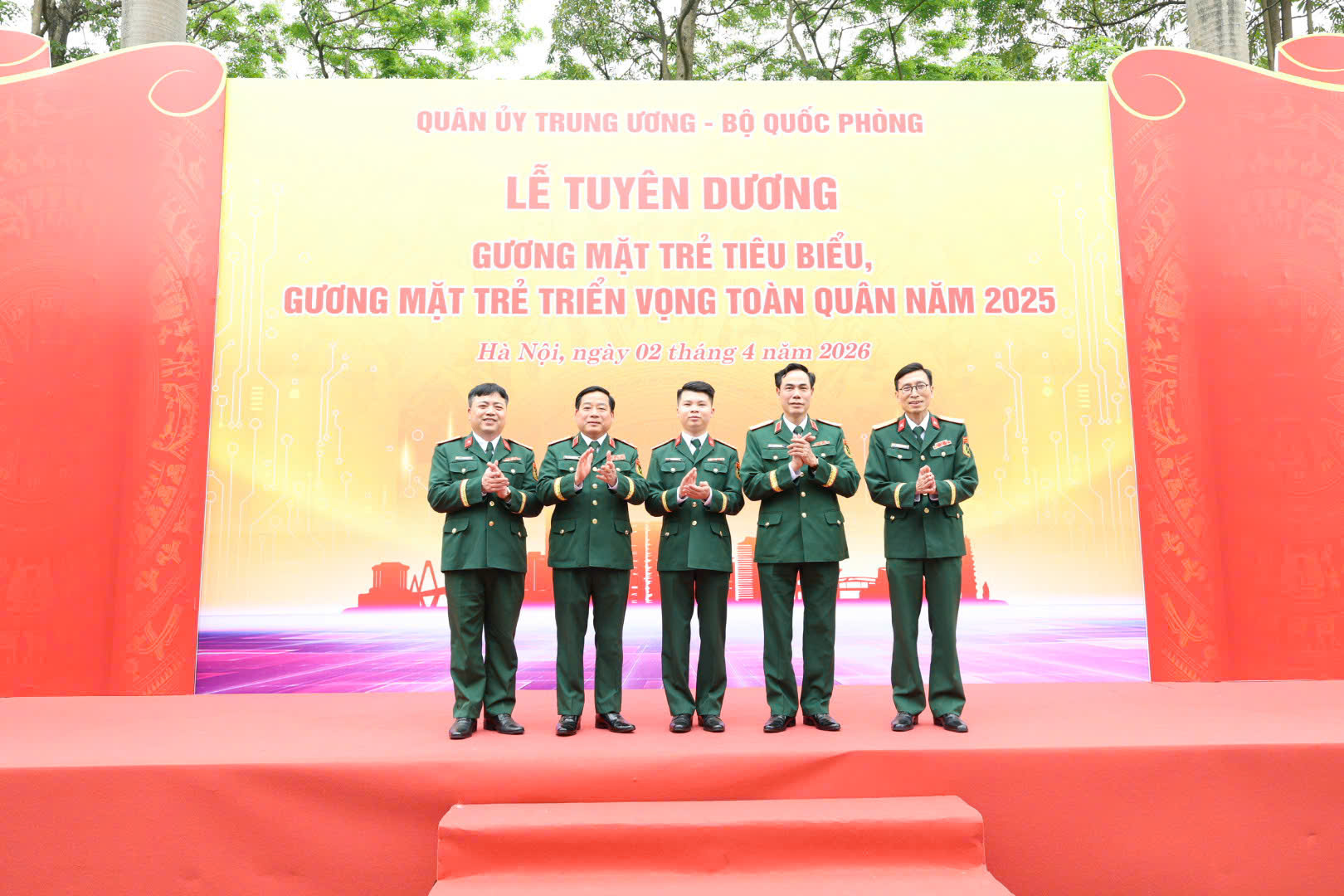 TUỔI TRẺ HỌC VIỆN HẬU CẦN TỎA SÁNG TẠI LỄ TUYÊN DƯƠNG GƯƠNG MẶT TRẺ TOÀN QUÂN NĂM 2025