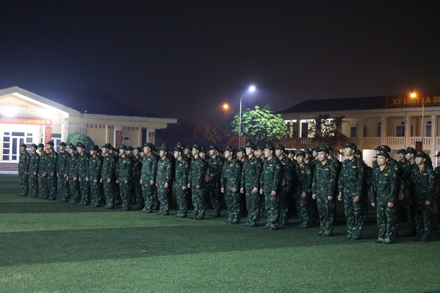 TỔ CHỨC RÈN LUYỆN HÀNH QUÂN ĐƯỜNG DÀI KẾT HỢP MANG VÁC NẶNG CHO HỌC VIÊN ĐÀO TẠO SĨ QUAN HẬU CẦN CẤP PHÂN ĐỘI NĂM THỨ NHẤT TẠI TIỂU ĐOÀN 1