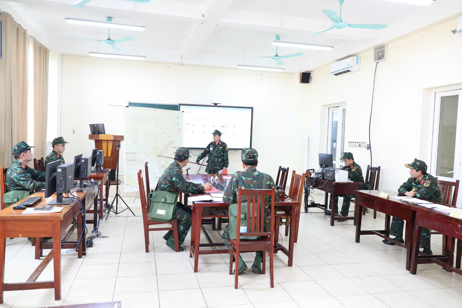 LÀM TỐT CÔNG TÁC XÂY DỰNG VĂN KIỆN CHUYỂN TRẠNG THÁI TỪ THỜI BÌNH TRONG DIỄN TẬP H-26A