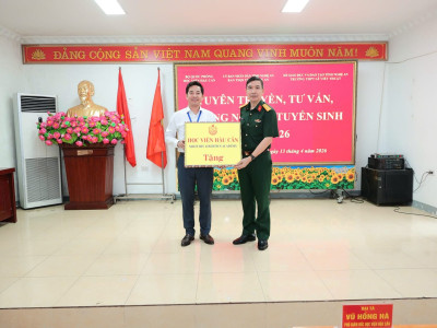 HỌC VIỆN HẬU CẦN THẮP SÁNG ƯỚC MƠ “MÀU XANH ÁO LÍNH” CHO HỌC SINH NGHỆ AN