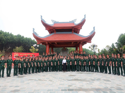 TRỞ VỀ CỘI NGUỒN, TIẾP LỬA TỰ HÀO