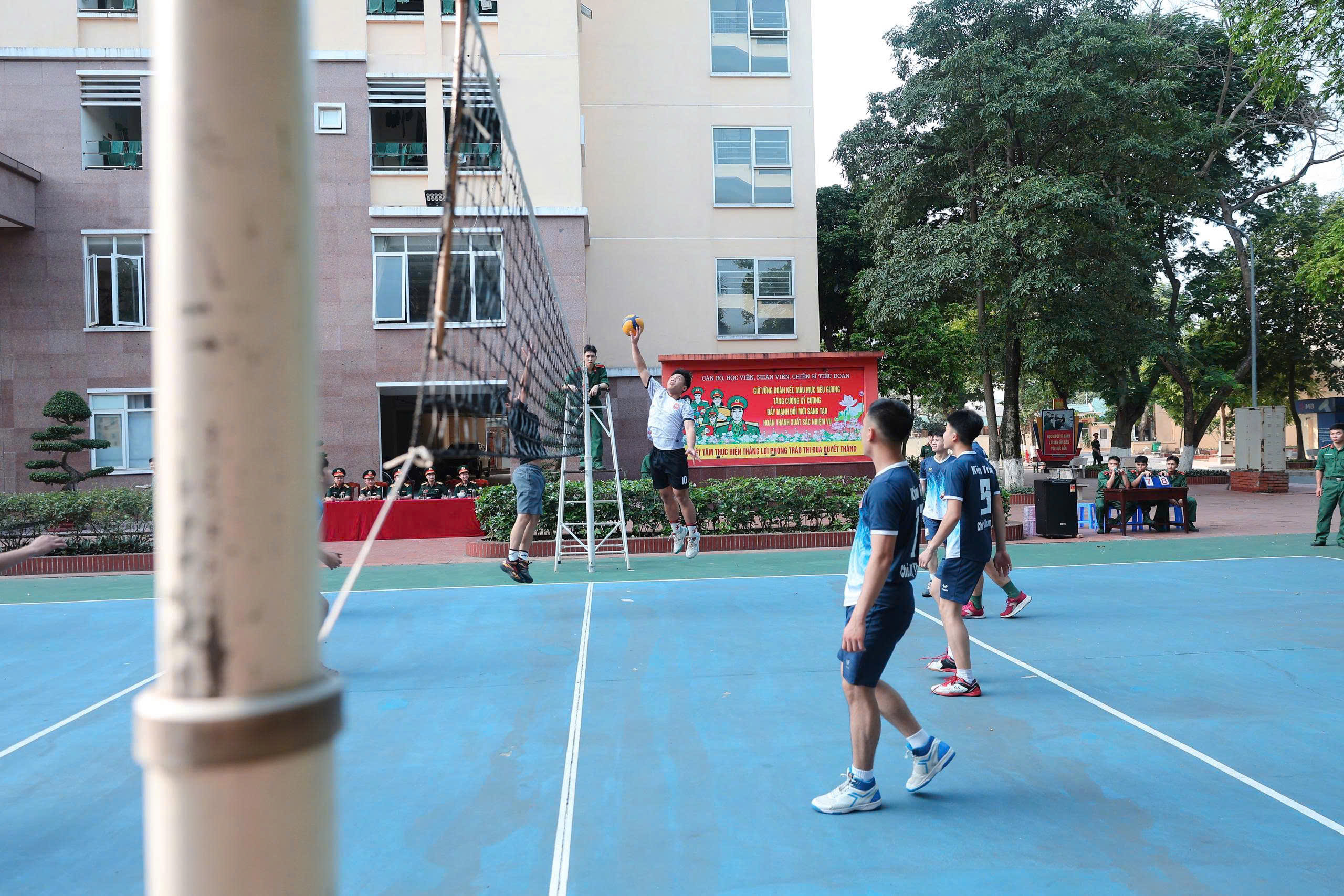 SÔI NỔI CÁC HOẠT ĐỘNG THỂ DỤC THỂ THAO DỊP NGHỈ LỄ GIỖ TỔ HÙNG VƯƠNG CỦA TUỔI TRẺ HỌC VIỆN HẬU CẦN