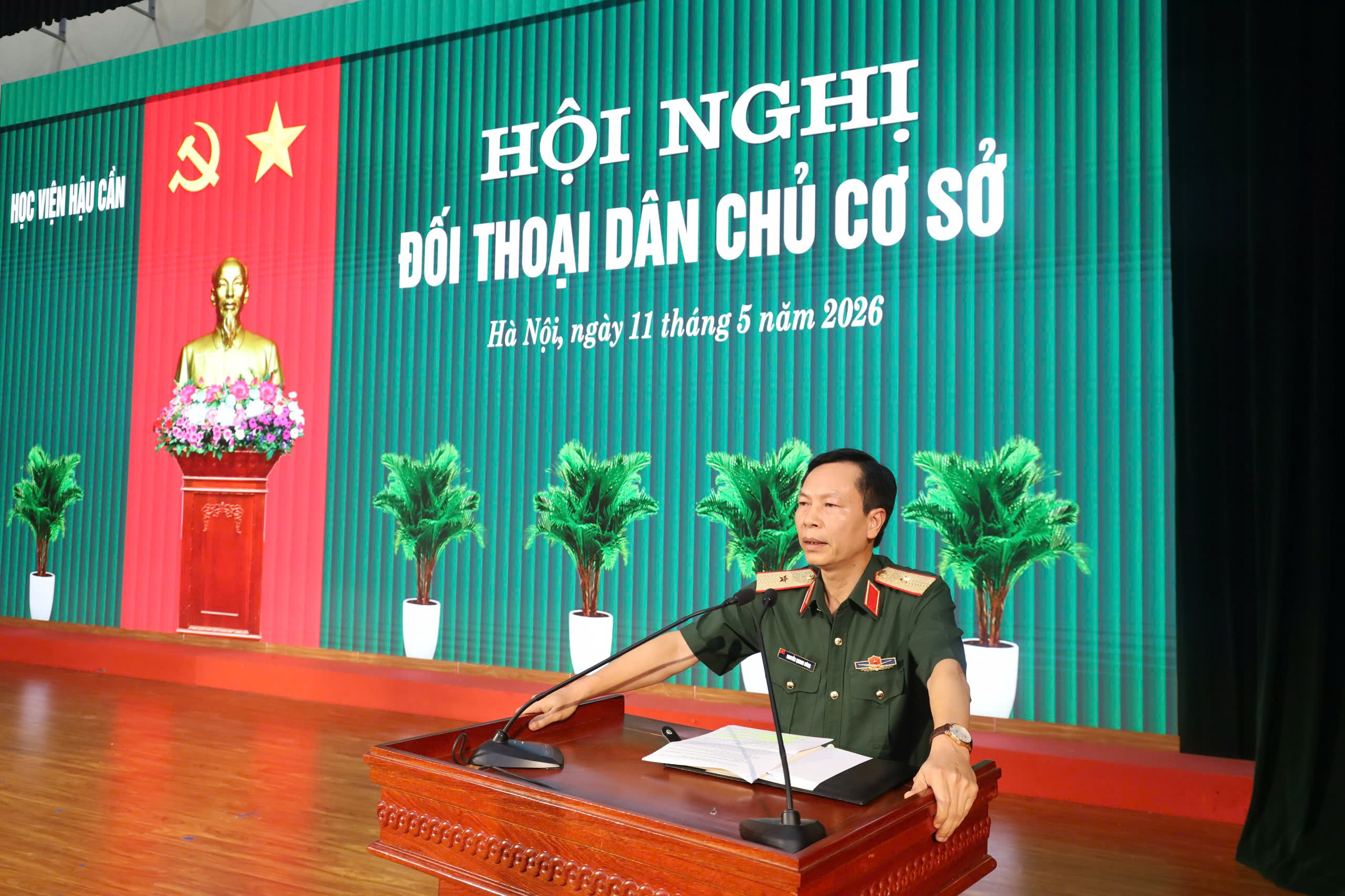 HỌC VIỆN HẬU CẦN ĐỐI THOẠI DÂN CHỦ VỚI CÁN BỘ, GIẢNG VIÊN, NHÂN VIÊN CÁC KHOA GIÁO VIÊN