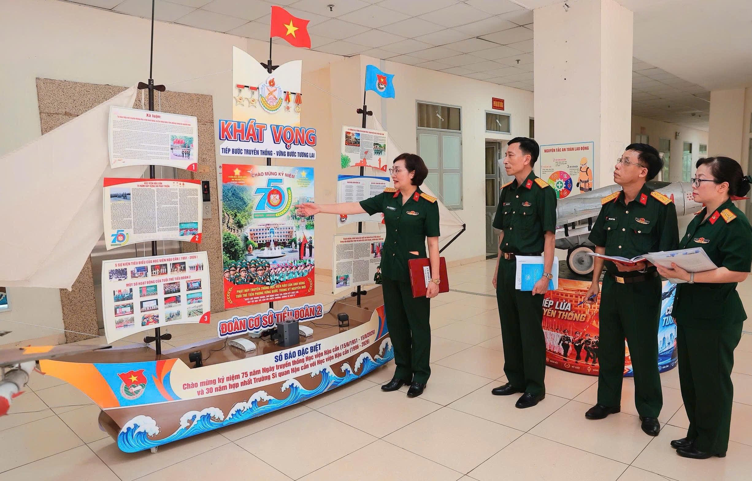 LAN TỎA TÌNH YÊU, KHƠI DẬY KHÁT VỌNG TỪ NHỮNG TRANG BÁO TƯỜNG CỦA TUỔI TRẺ HỌC VIỆN HẬU CẦN