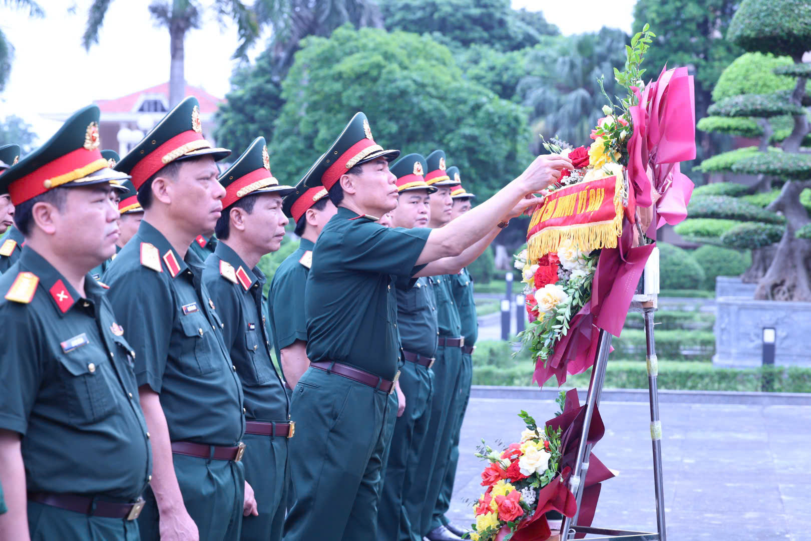 Khắc ghi lời Bác dạy, xây dựng Học viện Hậu cần vững mạnh toàn diện, mẫu mực tiêu biểu