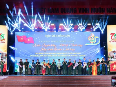 HỌC VIỆN HẬU CẦN “TỰ HÀO TRUYỀN THỐNG - VIẾT TIẾP CHIẾN CÔNG - XỨNG DANH HỌC VIỆN ANH HÙNG”
