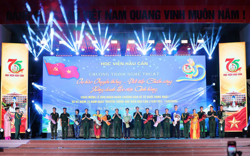 HỌC VIỆN HẬU CẦN “TỰ HÀO TRUYỀN THỐNG - VIẾT TIẾP CHIẾN CÔNG - XỨNG DANH HỌC VIỆN ANH HÙNG”