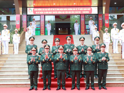 VINH DỰ ĐÓN NHẬN HUÂN CHƯƠNG BẢO VỆ TỔ QUỐC HẠNG NHẤT NHÂN DỊP KỶ NIỆM 75 NĂM NGÀY TRUYỀN THỐNG HỌC VIỆN HẬU CẦN