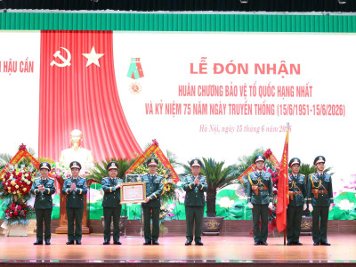 HUÂN CHƯƠNG BẢO VỆ TỔ QUỐC HẠNG NHẤT - DẤU SON MỚI TRÊN HÀNH TRÌNH 75 NĂM CỦA HỌC VIỆN HẬU CẦN
