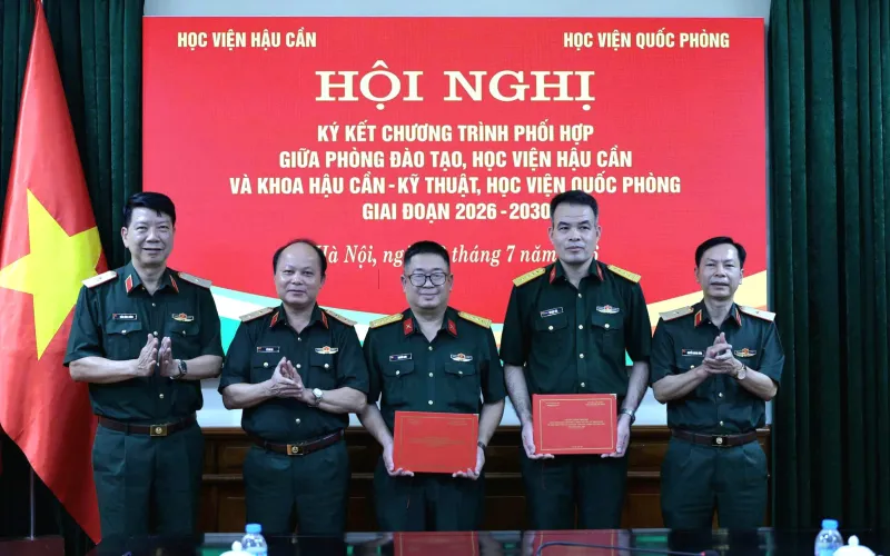HỌC VIỆN HẬU CẦN VÀ HỌC VIỆN QUỐC PHÒNG: TĂNG CƯỜNG PHỐI HỢP, NÂNG CAO CHẤT LƯỢNG ĐÀO TẠO CÁN BỘ HẬU CẦN - KỸ THUẬT