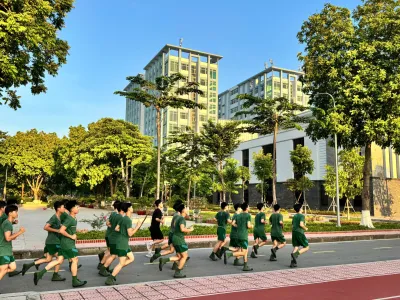 Tiểu đoàn 2 tổ chức huấn luyện bổ sung bơi và ngoại khóa thể dục trong thời gian trực Hè năm 2026