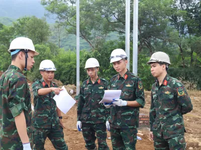 ĐOÀN CÔNG TÁC HỌC VIỆN HẬU CẦN KHẨN TRƯƠNG TRIỂN KHAI XÂY DỰNG KHU TÁI ĐỊNH CƯ TẠI XÃ MƯỜNG THAN, TỈNH LAI CHÂU